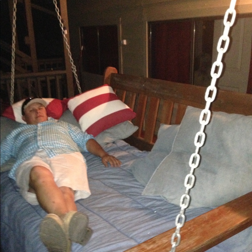 Meet your Posher, Victor